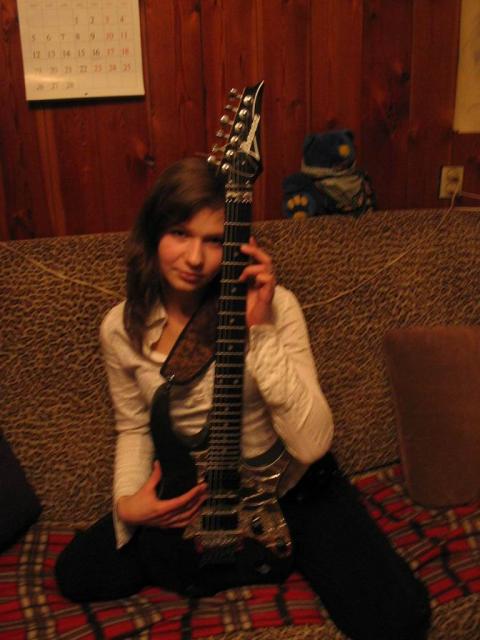 Моя любимая гитара, жаль не моя, но самая  желанная.